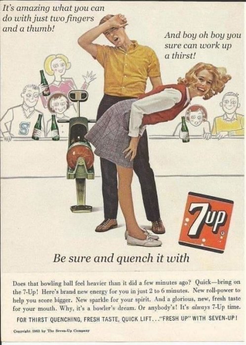 Retroannons med två personer som bowlar och dricker 7Up, omgivna av tecknade karaktärer.