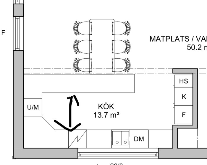 Arkitektritning av ett kök med planerad halvö och angivna mått för gångutrymme.