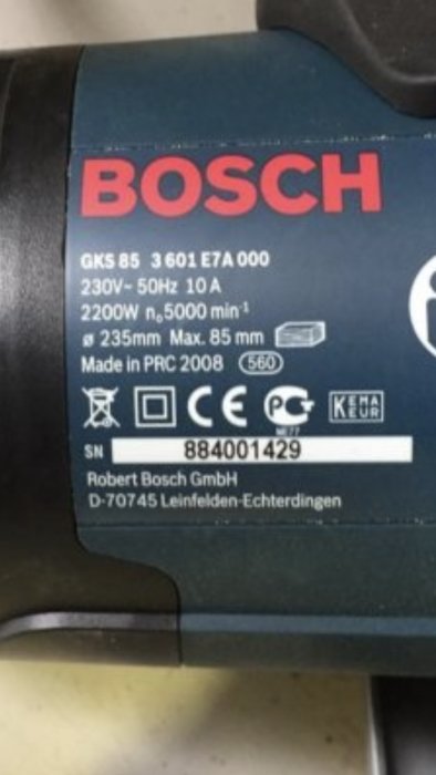 Bosch verktygsetikett visar modell, tekniska specifikationer och tillverkningsår 2008.