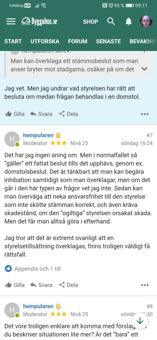 Skärmdump från forumdiskussion på Byggahus.se om styrelsebeslut, överklaganden och ansvarsfrihet.