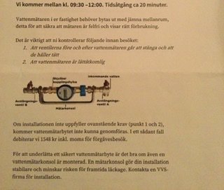 Schematisk illustration av en vattenmätareinstallation på ett dokument med text.