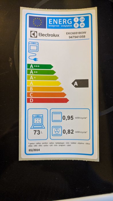 Energimärkningsetikett för Electrolux spis, energiklass A, 73L, 0,95 kWh/cykel.