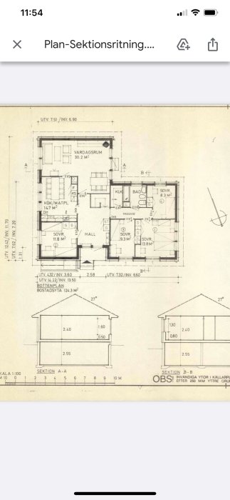 Ritning över bostadsplan och sektioner för hus, indikerande vägg mellan kök och vardagsrum.