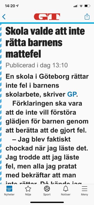 Skärmdump av en nyhetsartikel från GT om en skola i Göteborg som inte rättar mattemisstag för att bevara barnens glädje.