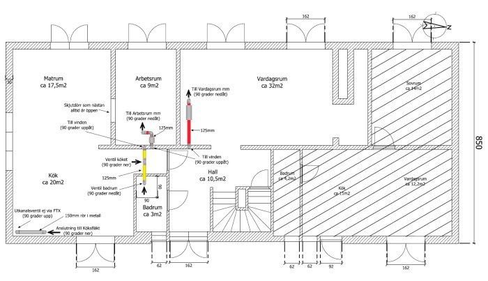 Arkitektonisk ritning av en våningsplan med markerade ventilationssystemets rör och ventiler i olika rum, specifikt för FTX-uppgradering.