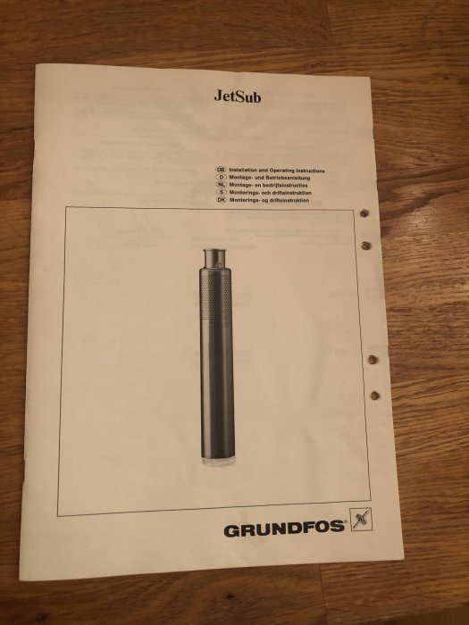 Instruktionshäfte för Grundfos JetSub pump med omslag visande en illustration av pumpen.