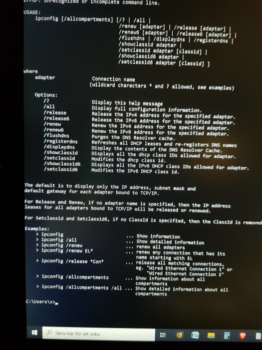 Skärmdump av kommandotolken med ipconfig-hjälptext och kommandon.