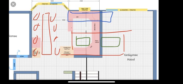 Ritad skiss av planlösning med köksö, markeringar för kyl, frys, ugn, och fönsterlayout.