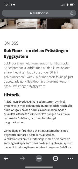 Skärmdump av Subfloor.se med text om företaget och dess historia inom golvläggningssystem.