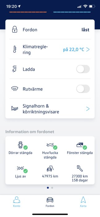 Skärmdump av bilens app med klimatinställningar och information om fordonet, visar bl.a. temperatur och laddstatus.