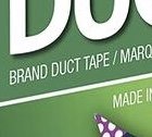 Förpackning av Duct Tape med partiellt synligt varumärke och text.