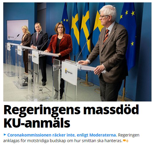 Fyra personer står bakom talarstolar med mikrofoner mot en bakgrund av svenska flaggor och EU-flaggor.