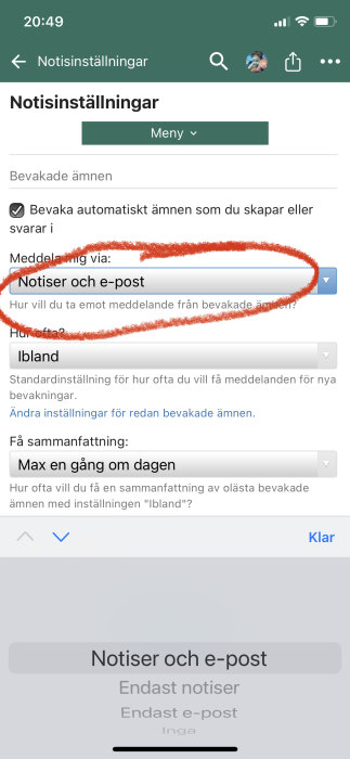 Skärmdump av notisinställningar på en mobilapp med markerade alternativ för mottagande och frekvens av meddelanden.