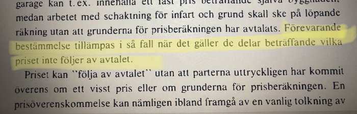 En textutdrag med markerad del som diskuterar tillämpning av Konsumenttjänstlagen när priset inte följer av avtalet.