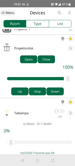 Skärmdump av en hembestyrenhetsapp som visar energiförbrukningen för en taklampa på 817.8 kWh.
