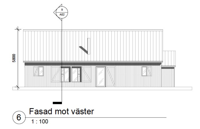 Ritning av västfasaden för en fjällstuga med angivna mått och väggstöd markerade.