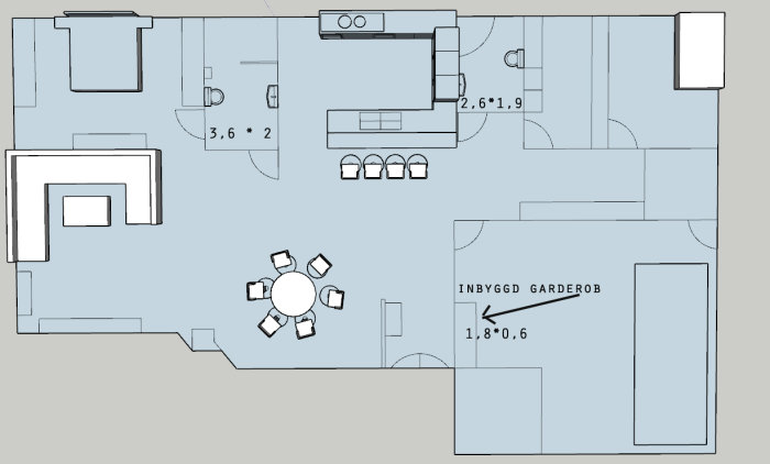 Planritning av en lägenhet med måttangivelser, innehållande kök, badrum, vardagsrum och byggd garderob.