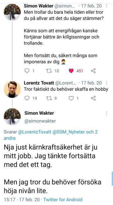 Skärmdump av Twitter-konversation mellan användarna Simon Wakter och Lorentz Tovatt med textinlägg.