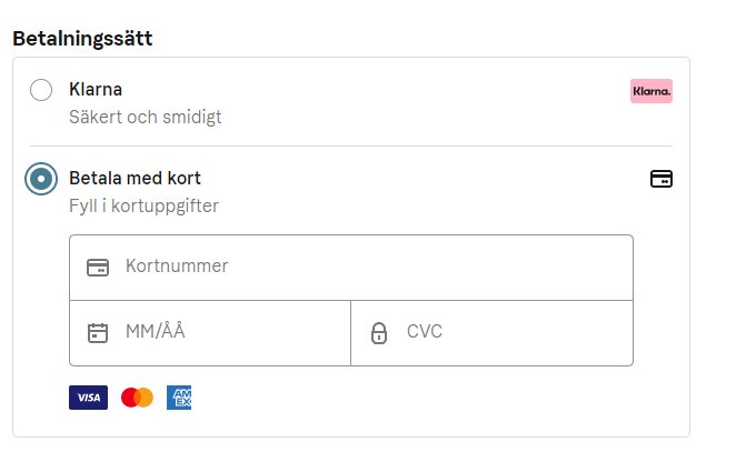 Skärmbild av betalningsalternativ på en webbplats med valen Klarna och betala med kort, inklusive kortuppgiftsfält.