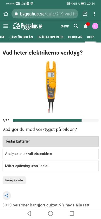 Gul digital multimeter för att mäta elektriska värden visas på vit bakgrund.