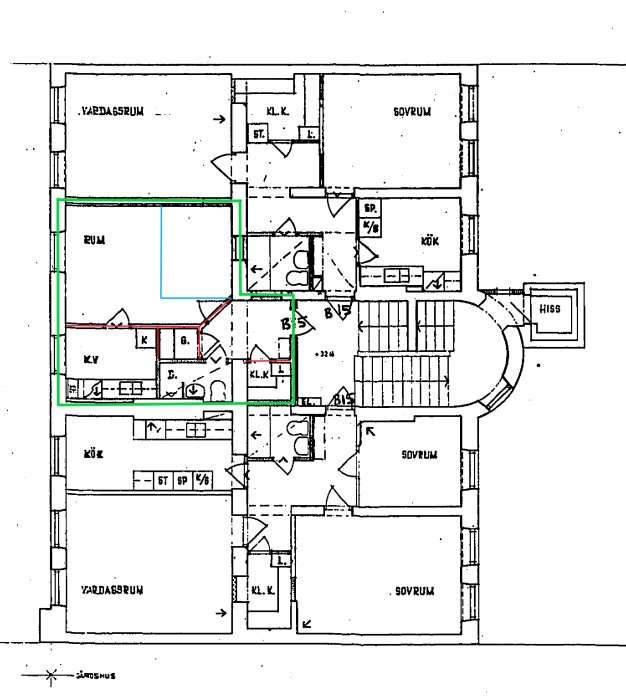 Arkitektritning av lägenhet med markerade väggar: befintliga (grönt), rivas (rött), nya (blått).