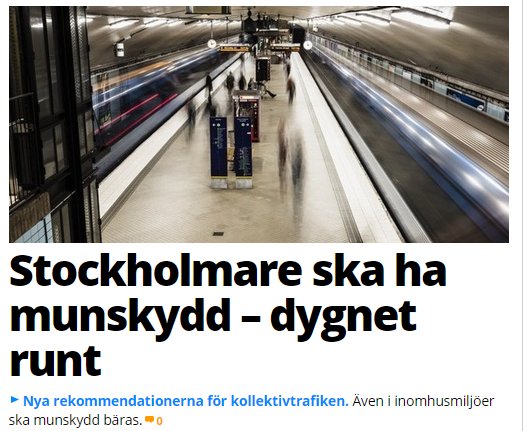 Lång exponering av en tunnelbanestation i Stockholm med suddiga passagerare och tåg.