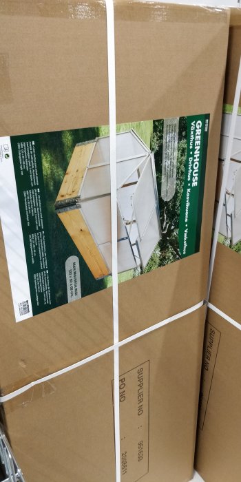 Förpackad drivbänk med automatisk vädring för placering ovanpå pallkragar.