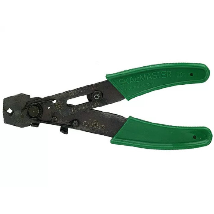 Skalmaster verktyg med gröna handtag inställd på 6mm2, använd för att avlägsna isolering från kablar.