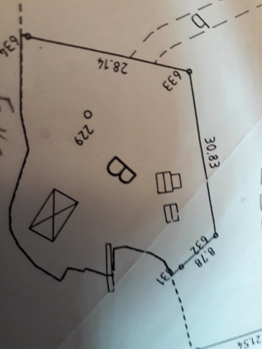 Avstyckningskarta som visar fastighetsgränser och beteckningar för rör 634 och 631.