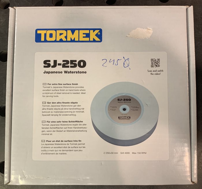 Tormek SJ-250 japansk vattensten i originalförpackning med dimensionerna 245 mm kvar synliga på paketet.