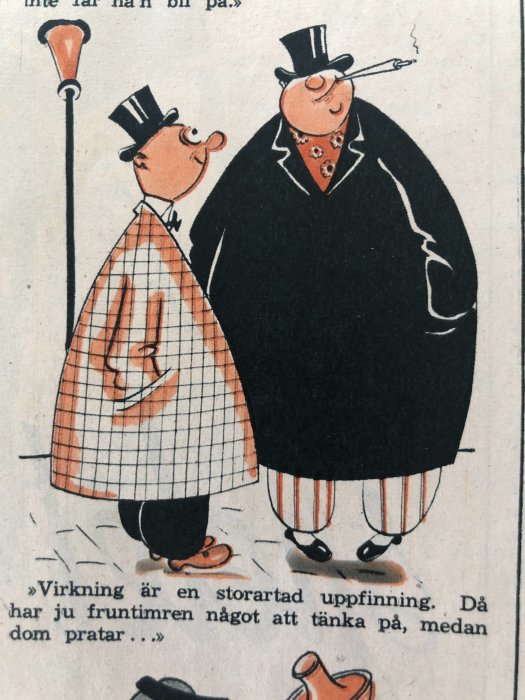 Två karikatyrfigurer iklädda 1940-talskläder, den ena röker cigarett och den andra bär cylinderhatt.