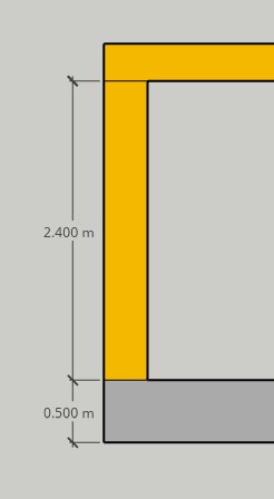 Sektion av hus med mått på grund och vägghöjd, 0.5m grå foundation och 2.4m gula väggar.