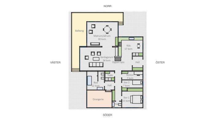 Planlösning av hus med sjöutsikt, inkluderar vardagsrum, kök, sovrum och öppen spis i centrum.