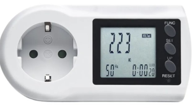 En energimätare med digital display som visar ström, frekvens och kostnad.