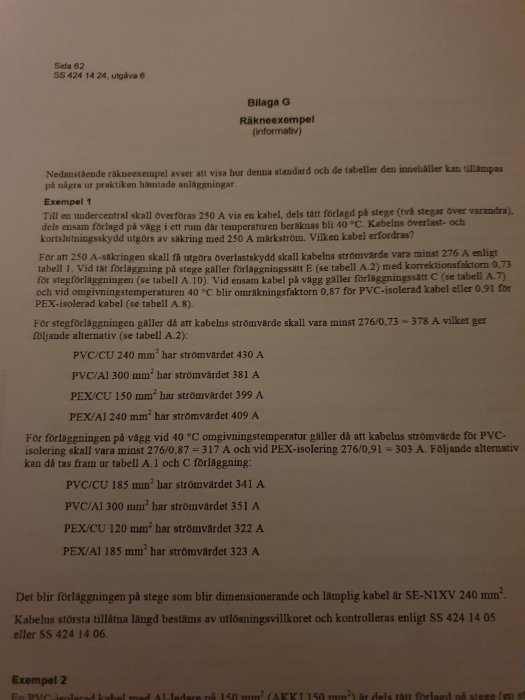 Bild av ett dokument med räkneexempel relaterat till elektriska installationer och korrektionsfaktorer.