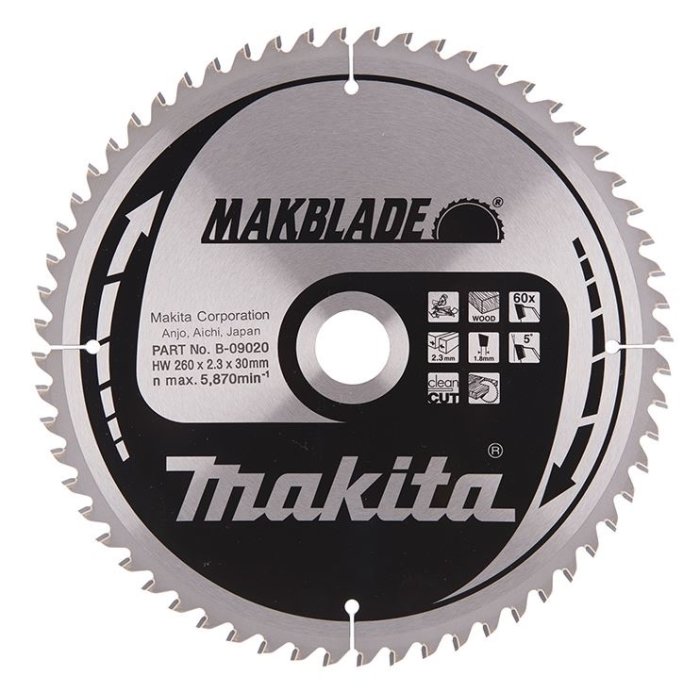 Makita cirkelsågsklinga med märkning "MAXBLADE" och specifikationer för träbearbetning.