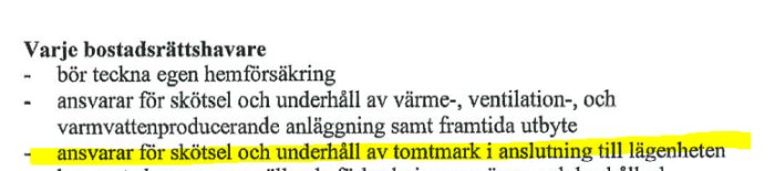 Närbild av ett upplåtelseavtal där det står att bostadsrättshavaren ansvarar för markskötsel angränsande till lägenheten.