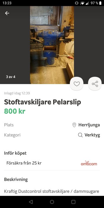 Blå pelarslipmaskin i ett verkstadsutrymme.