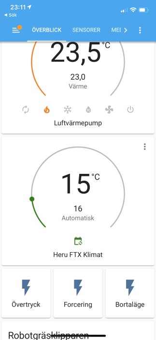 Skärmdump av ett hemautomationssystem som visar temperatur och inställningar för en luftvärmepump och ventilationsenhet.