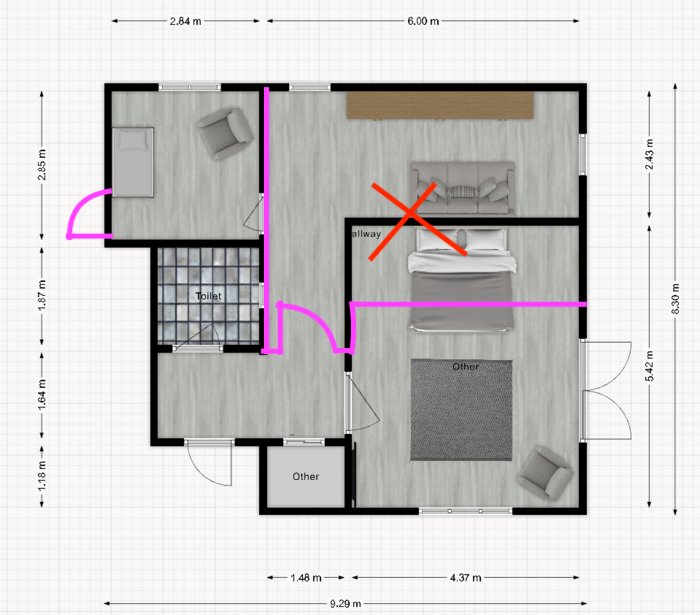 Skiss av hemplanlösning med markeringar som visar onödig korridoryta och förslag på rummans disposition.