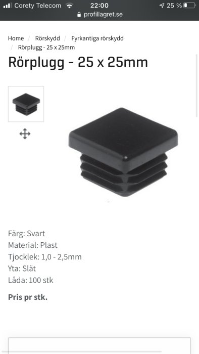 Svart plaständplugg för rör, dimension 25x25mm, på en vit bakgrund.