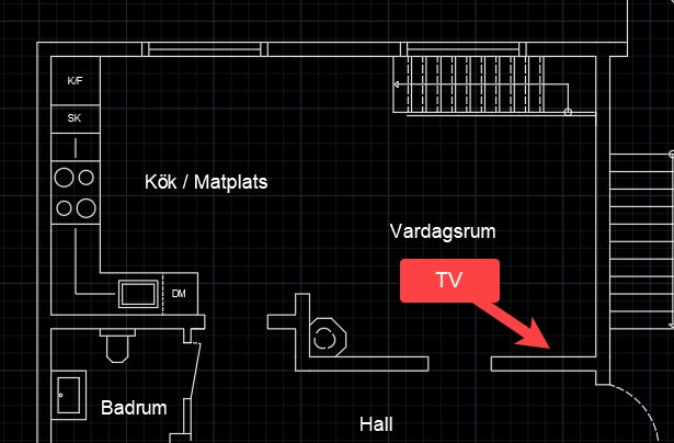 Ritning av en lägenhetsplan med markerad TV-position nära en passage till badrummet.