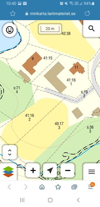 Skärmdump av karttjänst som visar skogsfastigheter med fastighetsnummer 41:15 och 40:17.