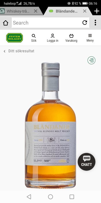 Flaska med svensk blended malt whisky som anses inte värd sitt pris på 1500 kr uppvisad på en skärm.