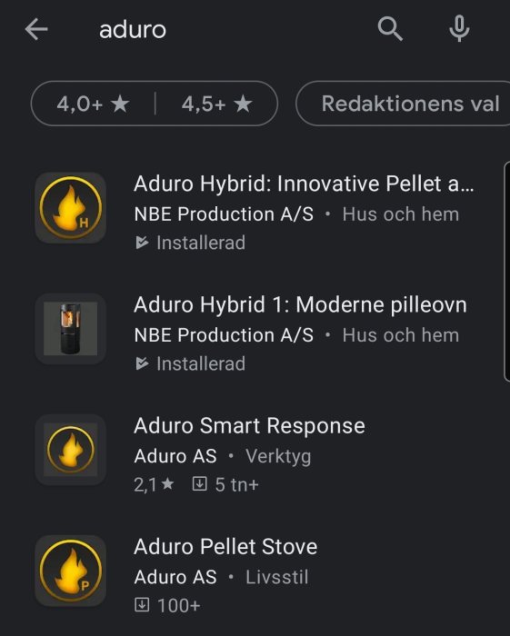 Skärmdump av appbutik som visar olika Aduro-appar för kaminstyrning med betyg och installationsstatus.