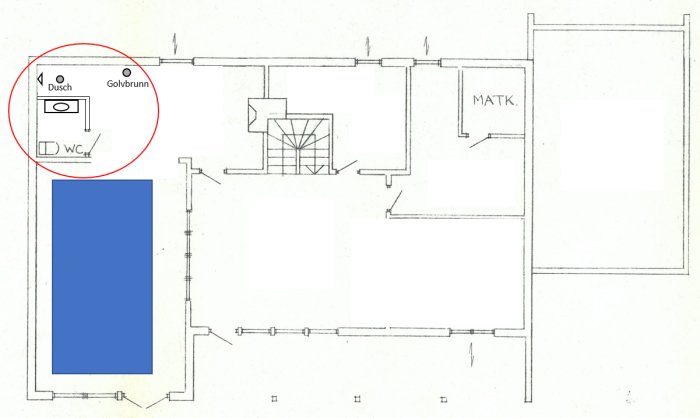 Ritning av ett suterränghus med markerat dusch- och toalettutrymme för renovering.