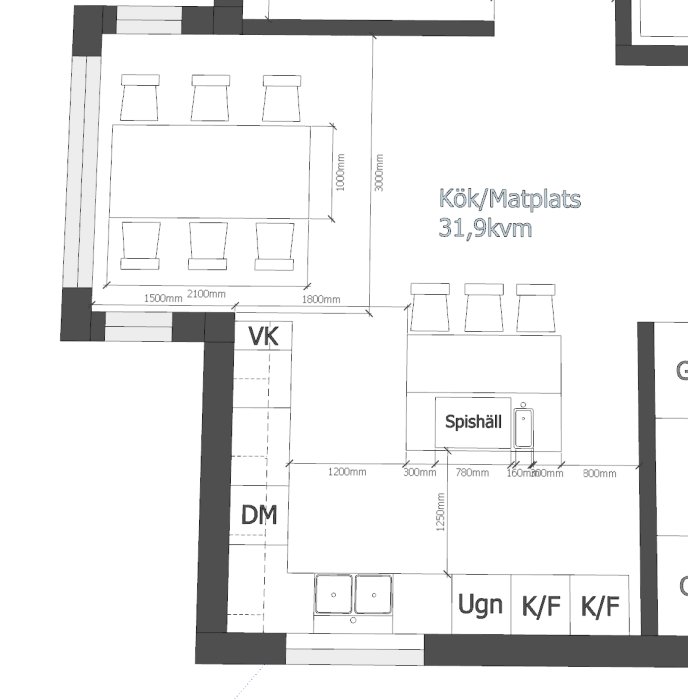 Ritning av husplan med måttangivelser för köksö, vardagsrum och badrum.