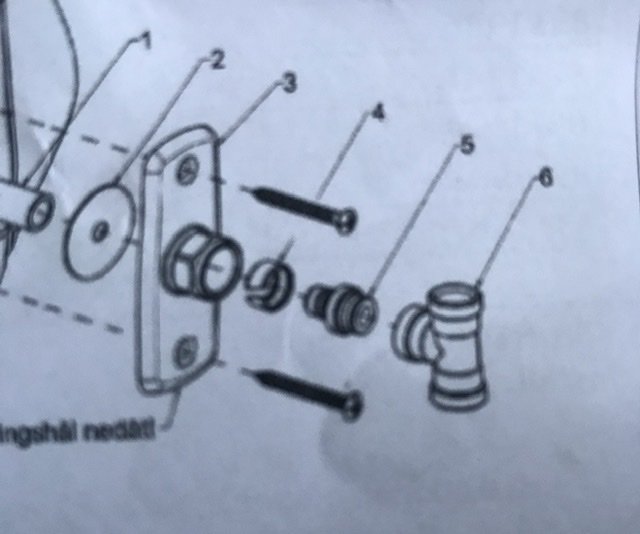 Illustration av monteringsanvisning för VVS-komponenter med numrerade delar.