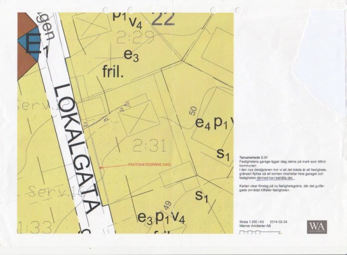 Kartutdrag med markerade fastighetsgränser och garagen, berörda av planerad vägutvidgning och gång/cykelväg.