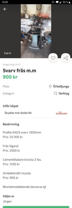 Använd begagnad svarvfräs i verkstadslokal med diverse föremål och kablar runtomkring.